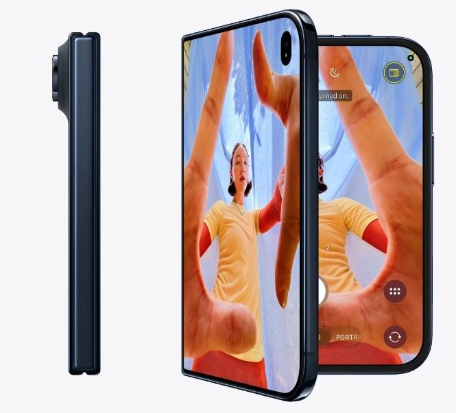 Apple iPhone Duo (UAE Dual eSIM), 256GB, 12GB - Night Sky (Apple Warranty)