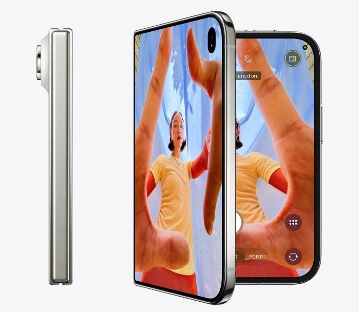 Apple iPhone Duo (UAE Dual eSIM), 1TB, 12GB - Star White (Apple Warranty)